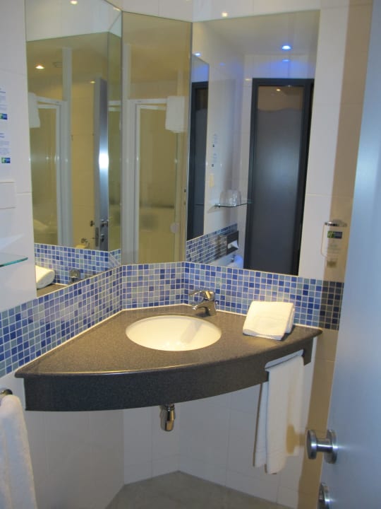 Waschbecken mit Ablage Holiday Inn Express Bremen - Airport