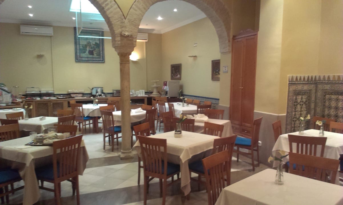 Salón comedor para desayunos y comidas concertadas Hotel Reyes Catolicos