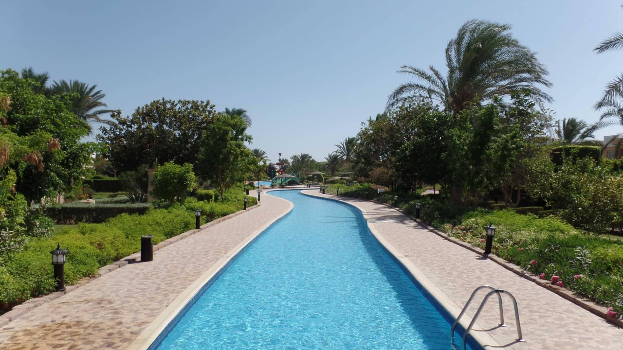 Verbindung zw. beiden Hauptpools Golden Beach Resort