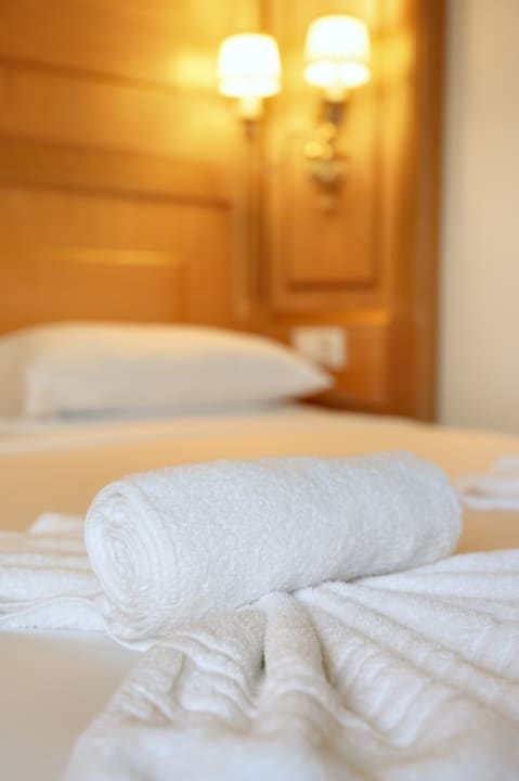 Zimmer Greek Pride Seafront Hotel