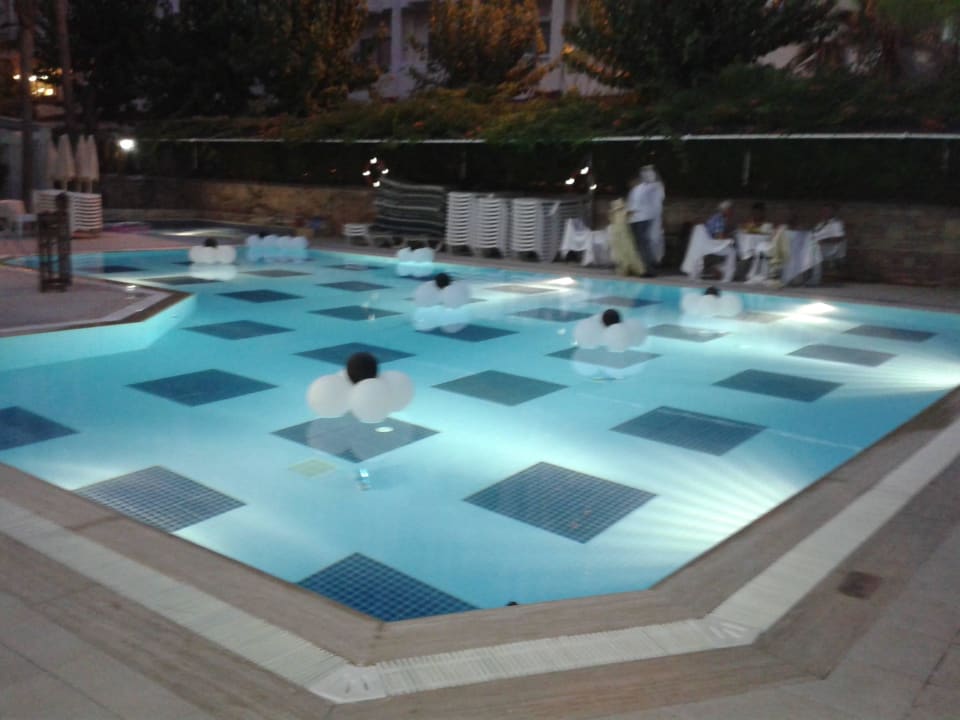 Pool am Galaabend Trendy Side Beach Hotel - Adults only