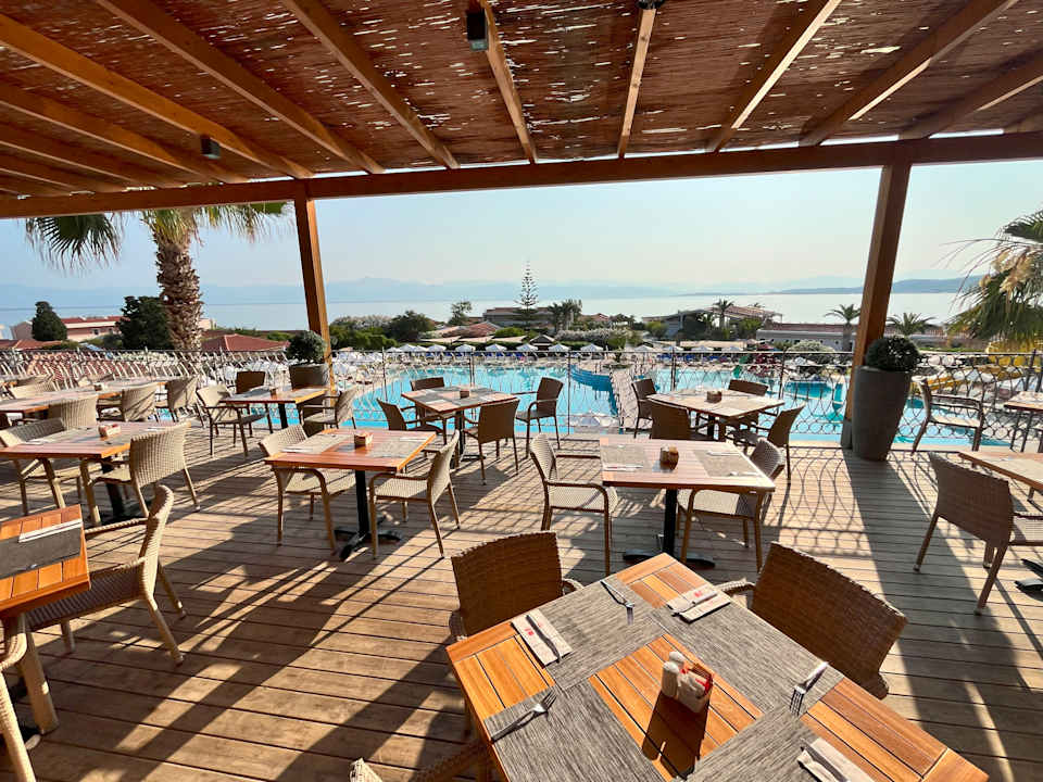 Gastro Roda Beach Resort & Spa