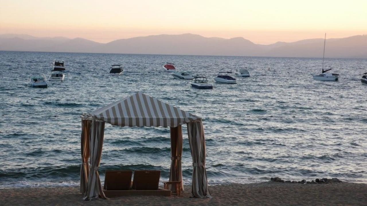 Lake Tahoe in der Abenddämmerung Hotel Hyatt Regency Lake Tahoe Resort, Spa and Casino