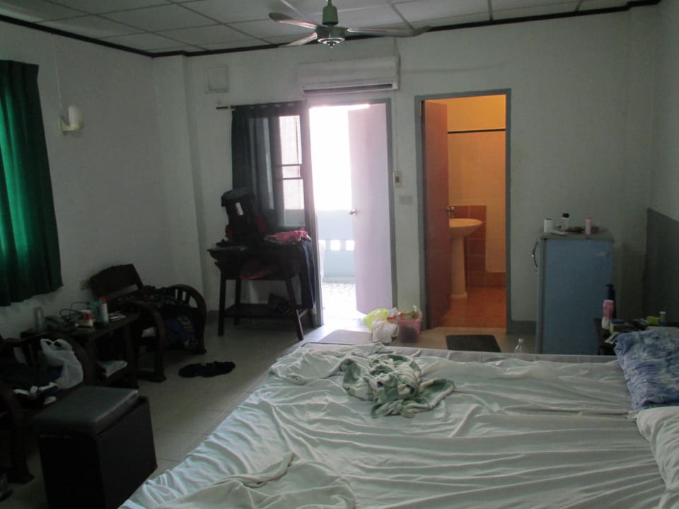 Bett Hotel Sutus Court 1