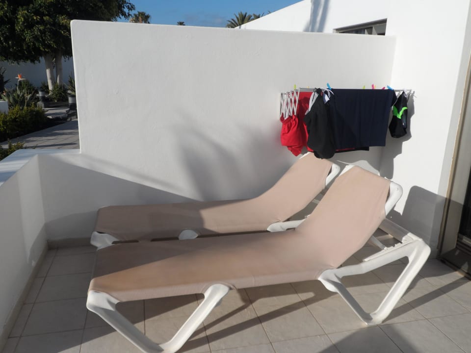Unsere Terrasse nach der 2ten Liege Hotel Las Costas