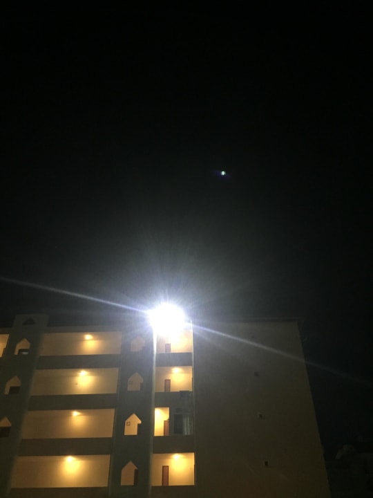 Beleuchtung Spielplatz Nachbargebäude 6. Stock Solivia Hotel