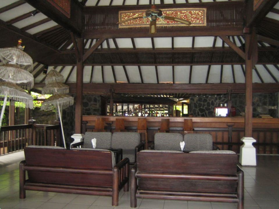 Bar Candi Beach Resort and Spa