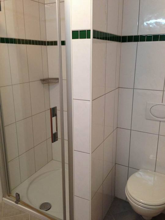 Dusche und WC 4*-Zimmer.  Hotel Gasthof Stockinger