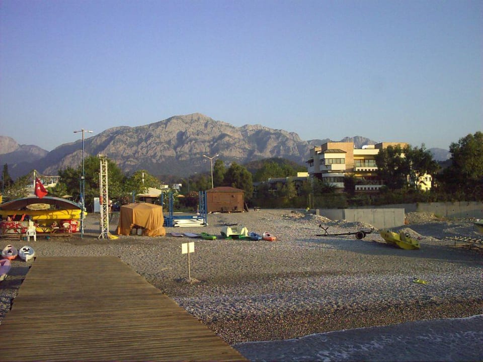 Morgens vor dem Sturm aufs Wasser. Miarosa Kemer Beach