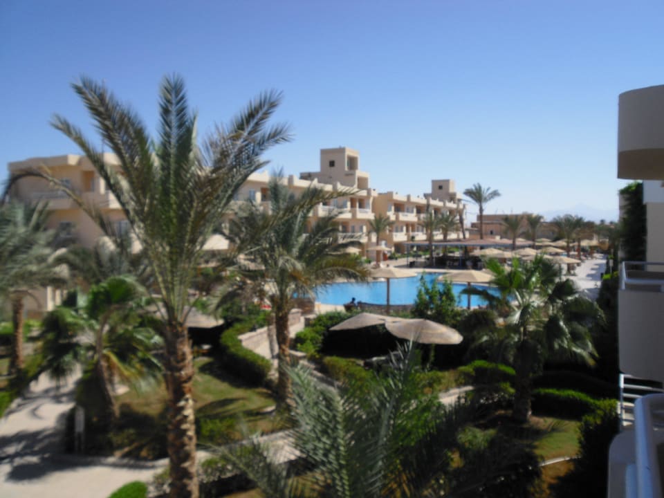 Ausblick zur neuen Poolanlage Golden Beach Resort