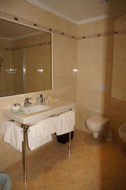 Modernes sauberes Bad/WC Nyala Suite Hotel