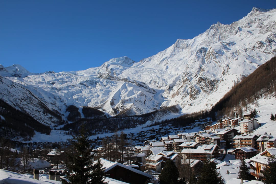 Aussicht von den Südzimmern Swiss Family Hotel Alphubel Saas-Fee