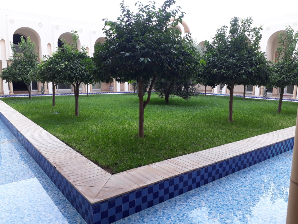 Gartenanlage Iberostar Waves Averroes