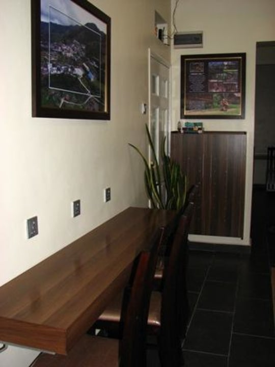 Sitzgelegenheit im Gang Father's Guest House