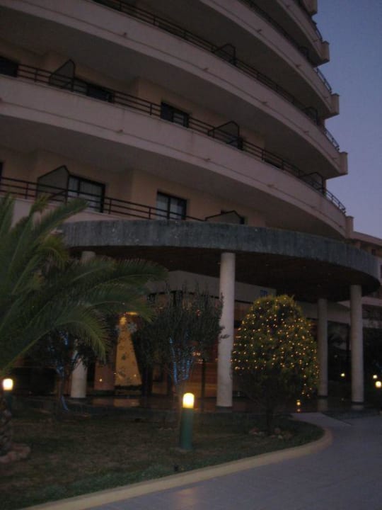 Weihnachtsbeleuchtung Hoteleingang allsun App.-Hotel Orient Beach