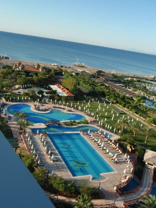 Blick auf die Poolanlage Sherwood Exclusive Lara