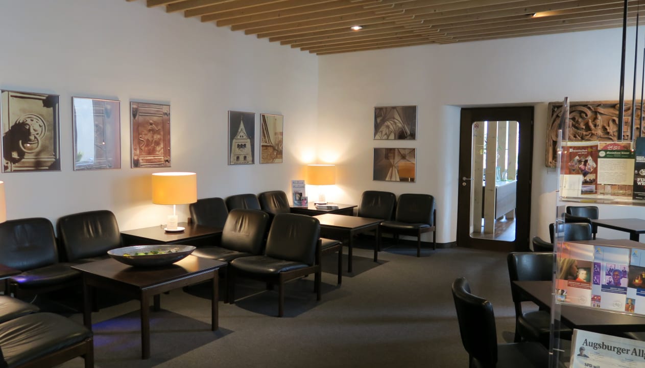 Lobby Dom Hotel Augsburg