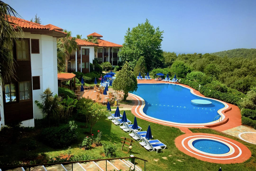 Pool Montana Pine Resort