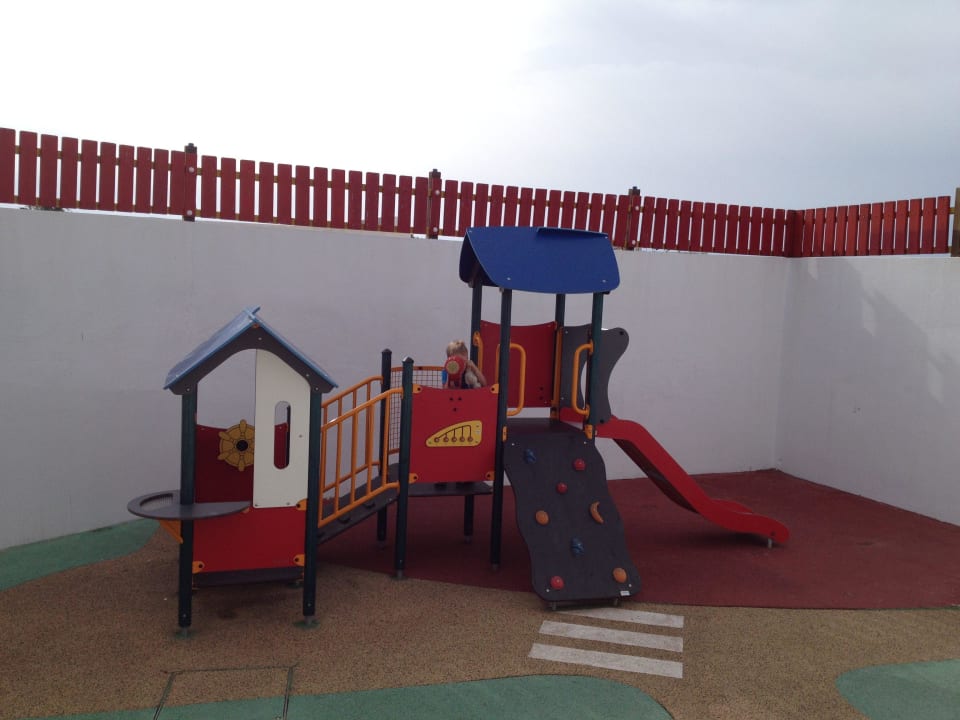 Spielplatz am Kinderrestaurant ROBINSON DAIDALOS