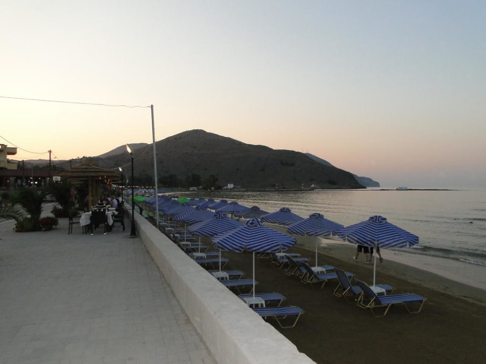 Strandpromenade Corissia Beach Hotel
