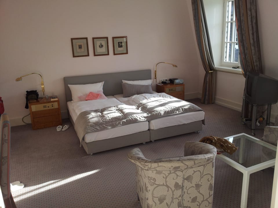 Doppelbett mit 2 Matratzen Steigenberger Icon Grandhotel Petersberg