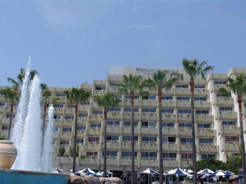 Aussenansicht vom Liegestuhl am Pool Hipotels Mediterraneo
