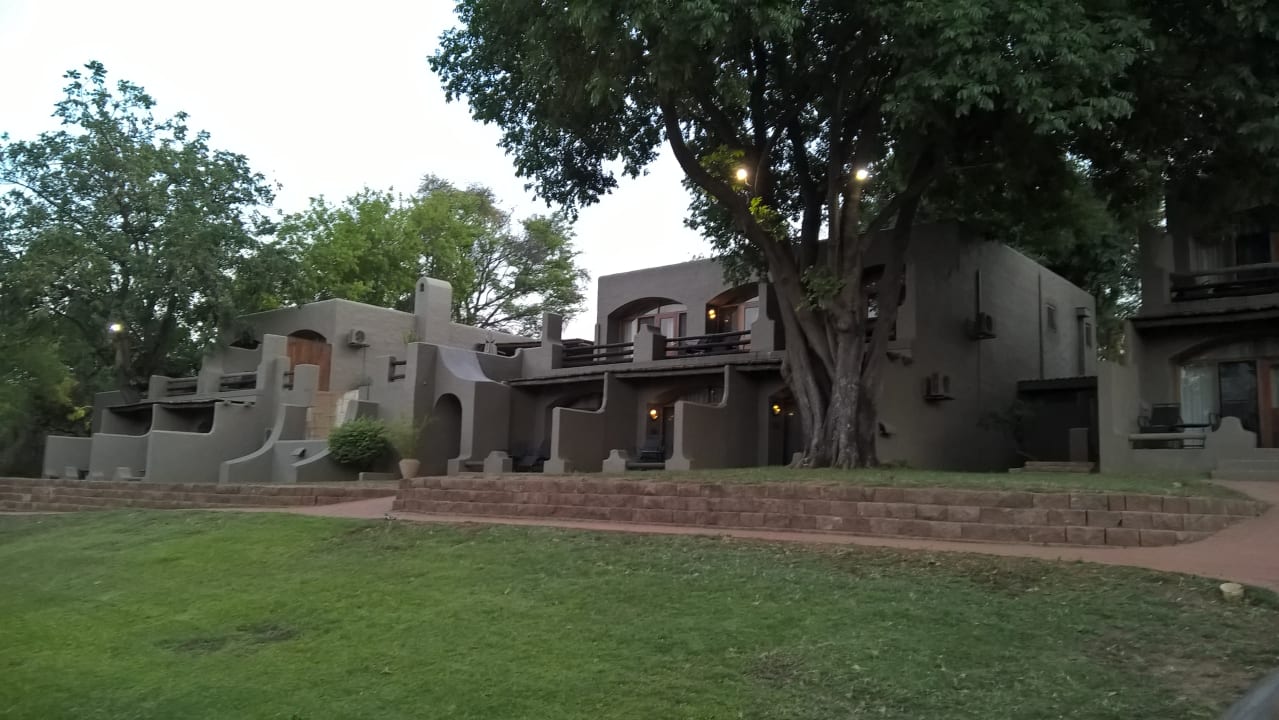 Gartenanlage Hotel Chobe Game Lodge