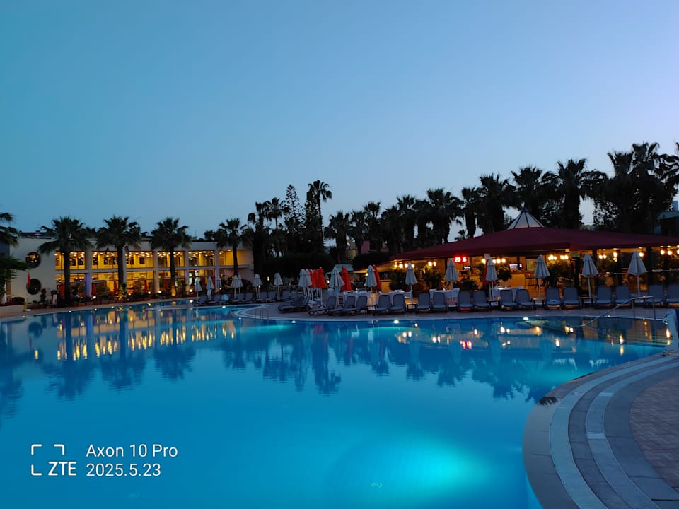 Pool VONRESORT Golden Beach