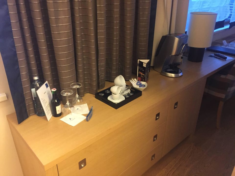 Minibar und Kaffeemaschine Falkensteiner Hotel Bad Leonfelden