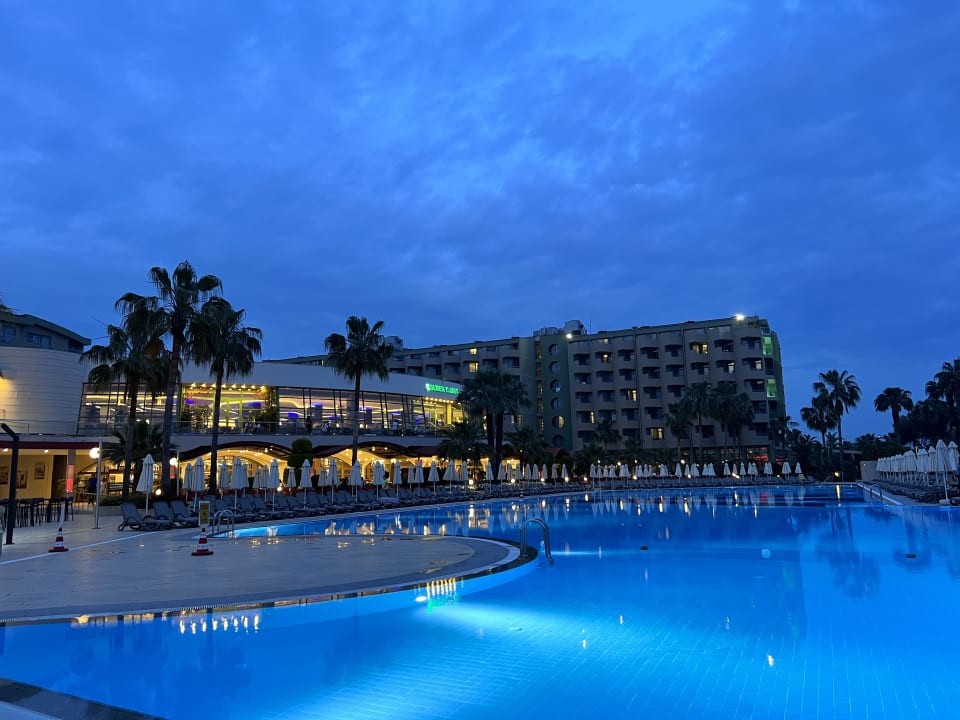 Pool VONRESORT Golden Coast