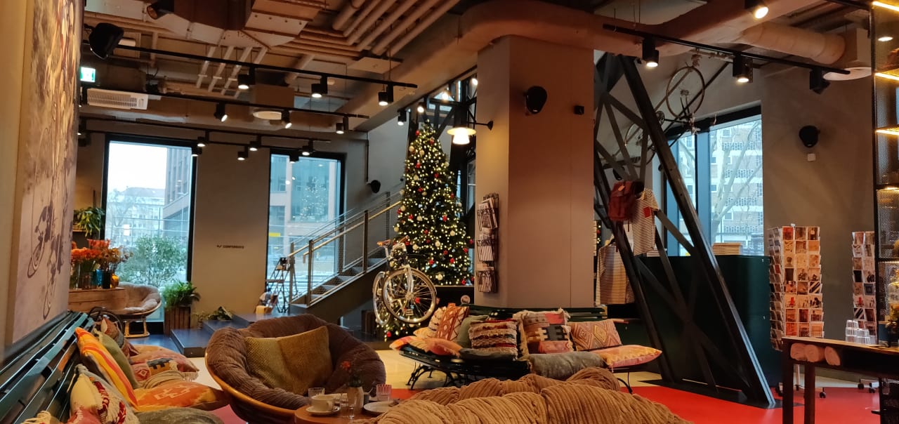Lobby 25hours Hotel Das Tour