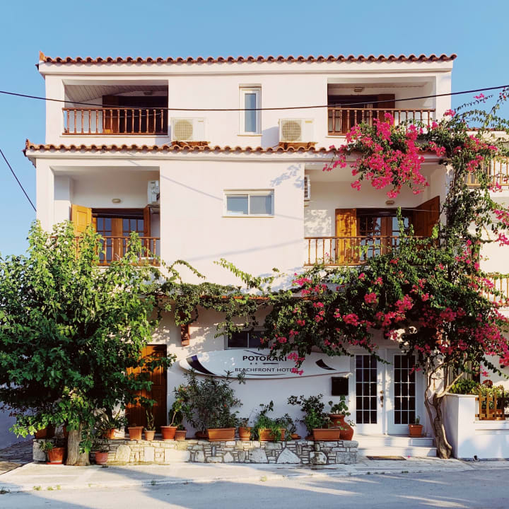 Außenansicht Potokaki Beachfront Hotel
