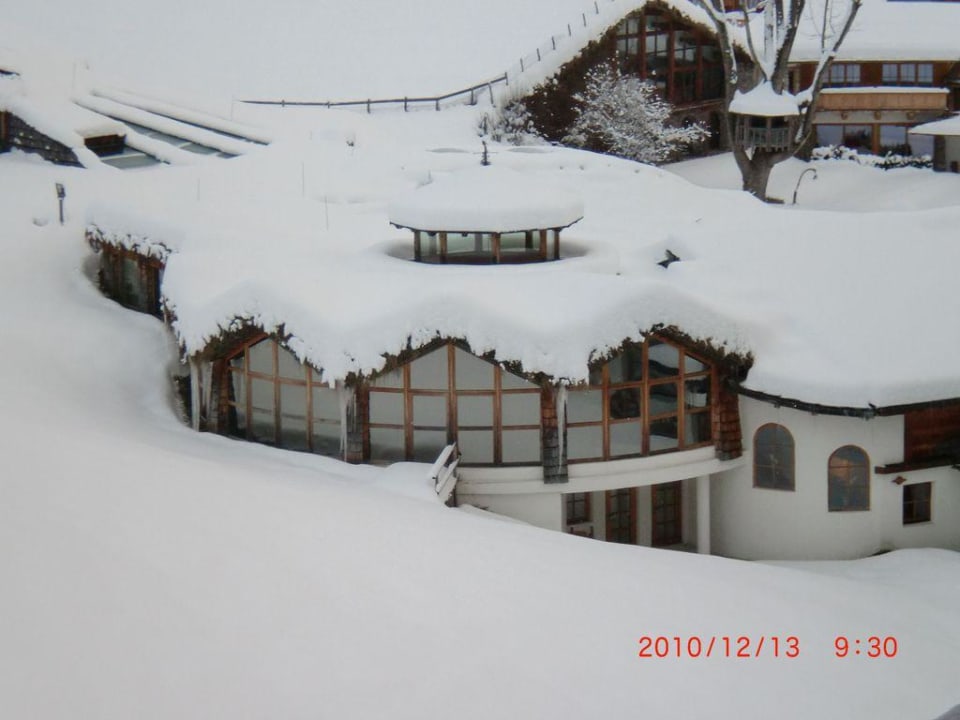 Der Stanglwirt im weissen Winterkleid Biohotel Stanglwirt