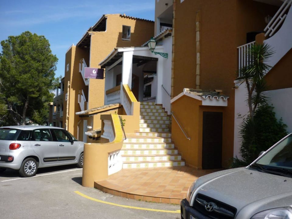 Eingang Hotel Aldea Cala Fornells 2
