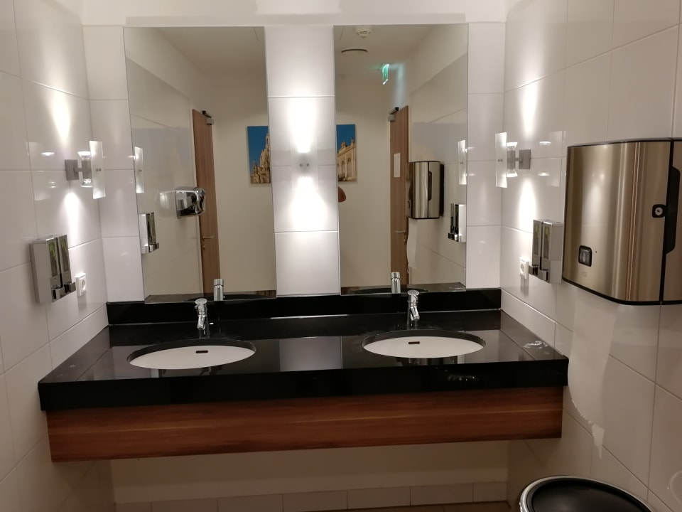 Lobby Premier Inn Dresden City Zentrum