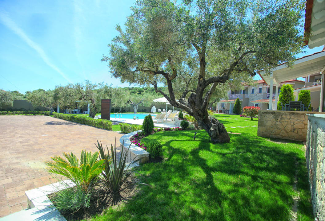 Gartenanlage Kassandra Villas