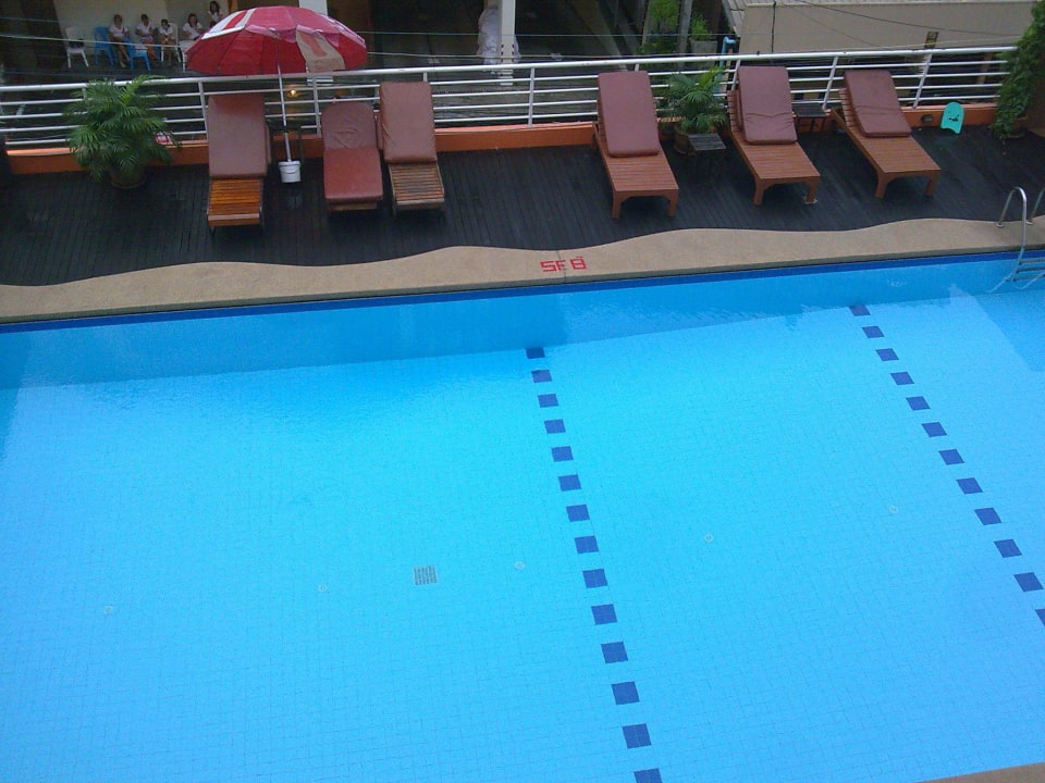 Blick vom Balkon 4. Stock  - Richtung Soi 8 Hotel Eastiny Plaza