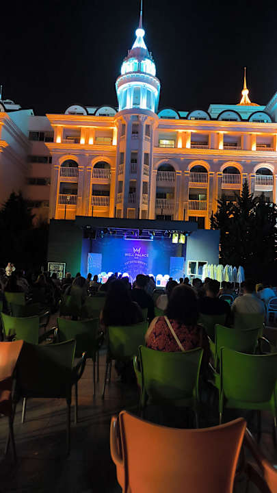 Sonstiges Well Palace Side