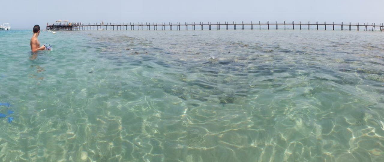 Links vom Steg Stella Beach Resort & Spa Makadi Bay