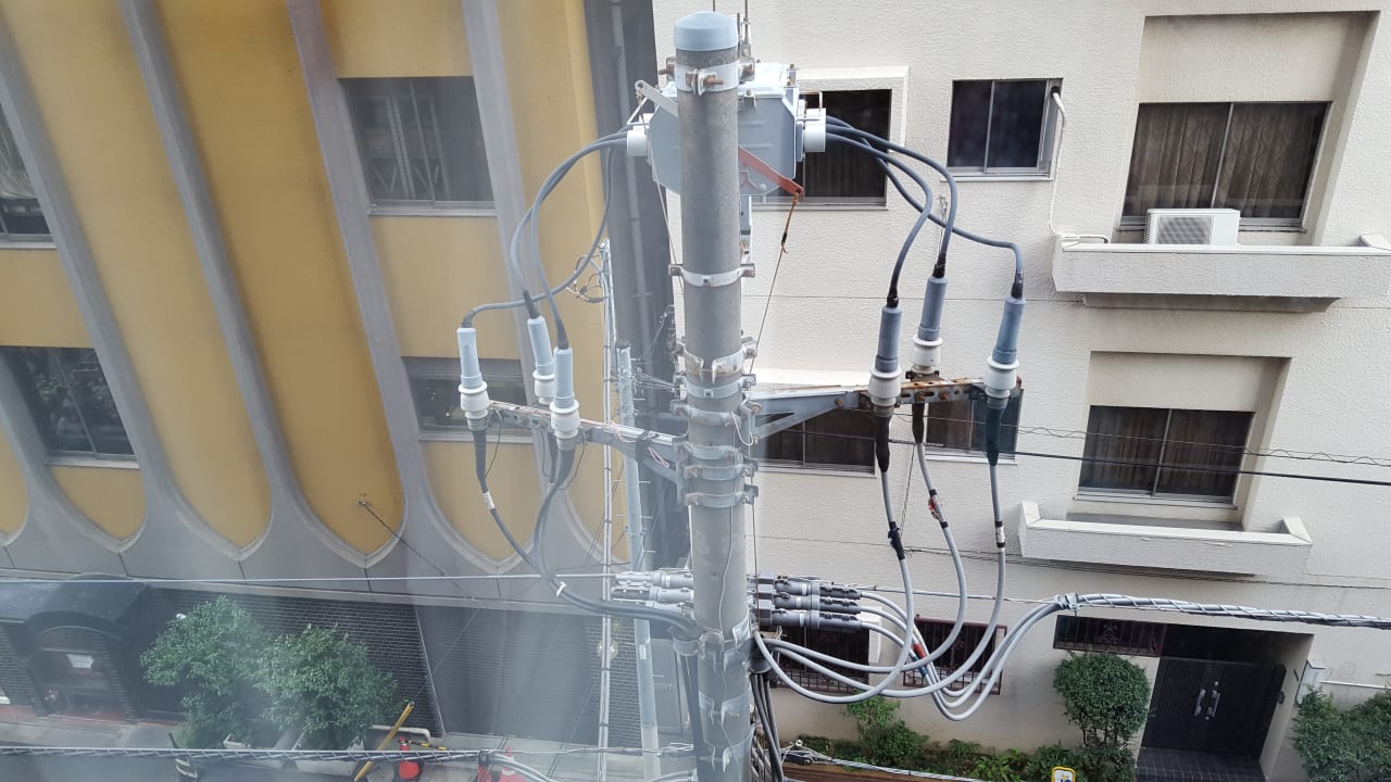 Blick aus Zimmerfenster auf die kleine Seitenstraße The Gate Hotel Kaminarimon by Hulic