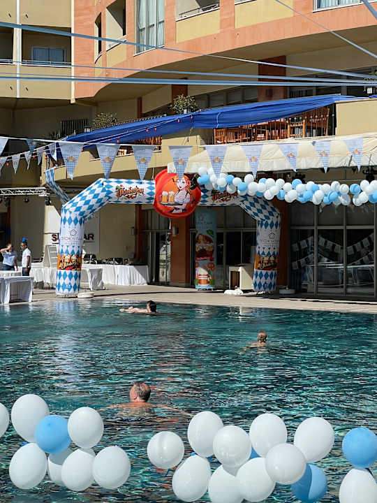 Pool Hotel Side Star Park