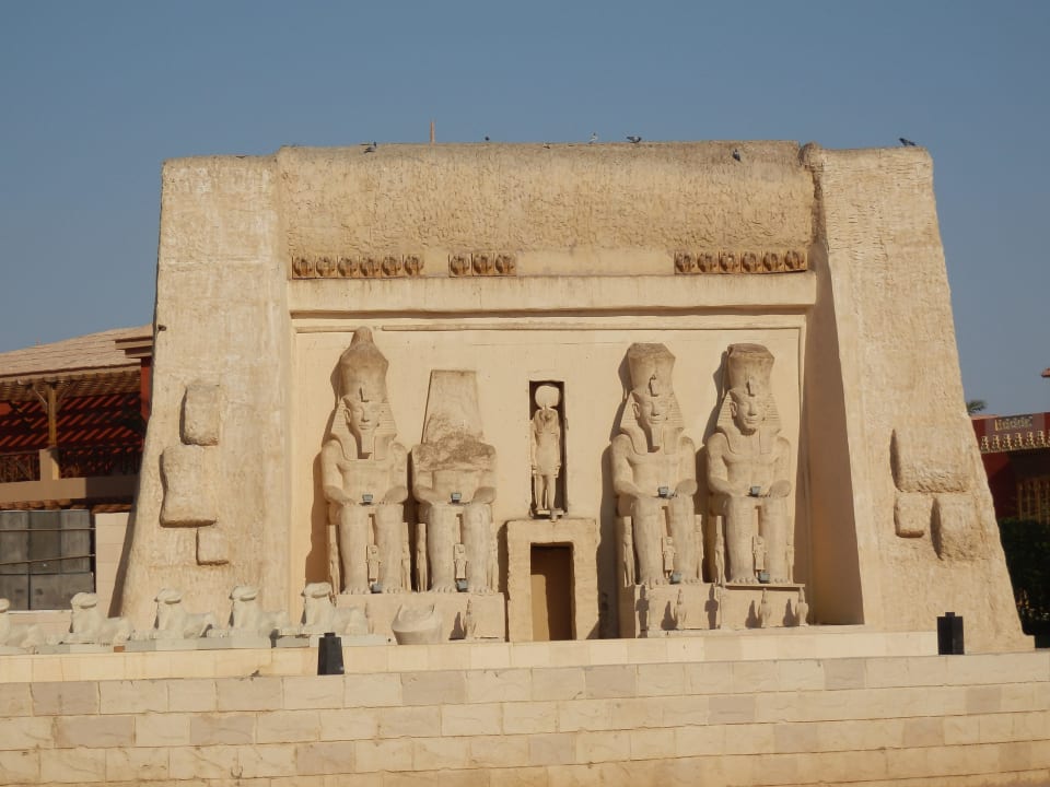 Etwas Geschichte Pickalbatros Alf Leila Wa Leila Resort - Neverland Hurghada