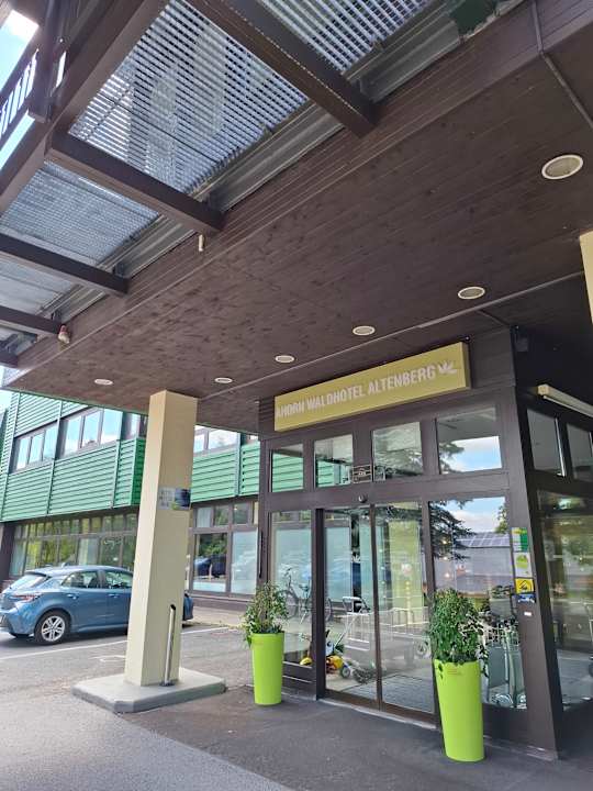 Außenansicht AHORN Waldhotel Altenberg