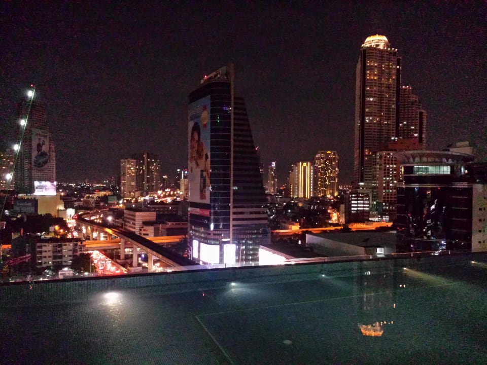 Aussicht vom Pool Eastin Grand Hotel Sathorn