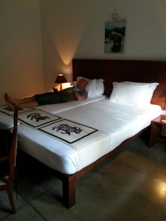 Bett im Doppelzimmer The Palms