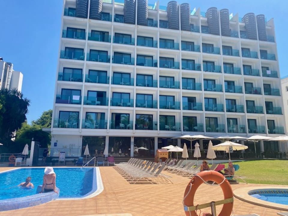Außenansicht Hotel Luxor