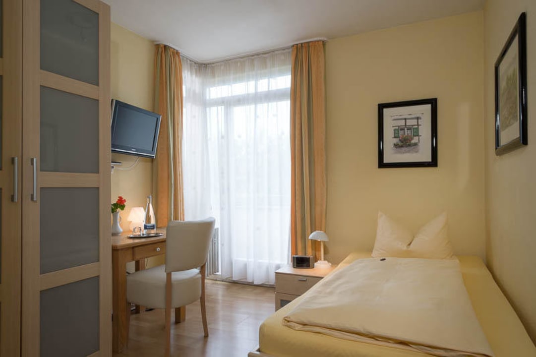 Einzelzimmer Hotel & Kurpension Nora