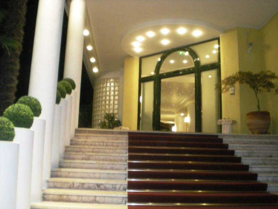 L'elegante entrata TERMINI Beach Hotel & Suites