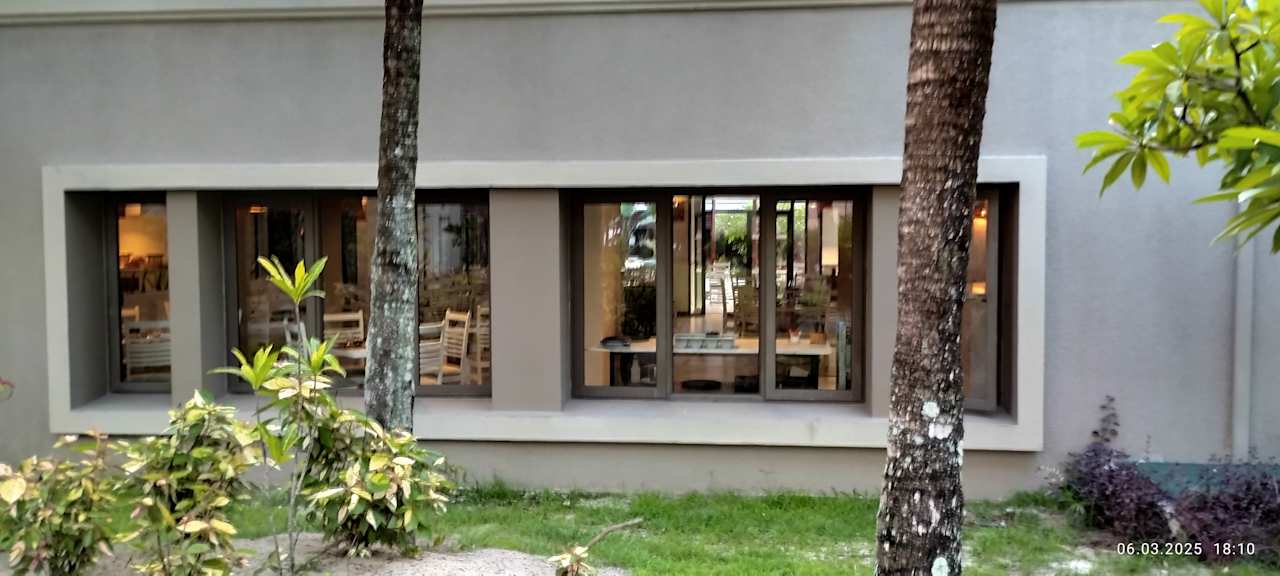Gastro Crystals Beach Resort Belle Mare, a member of Radisson Individuals