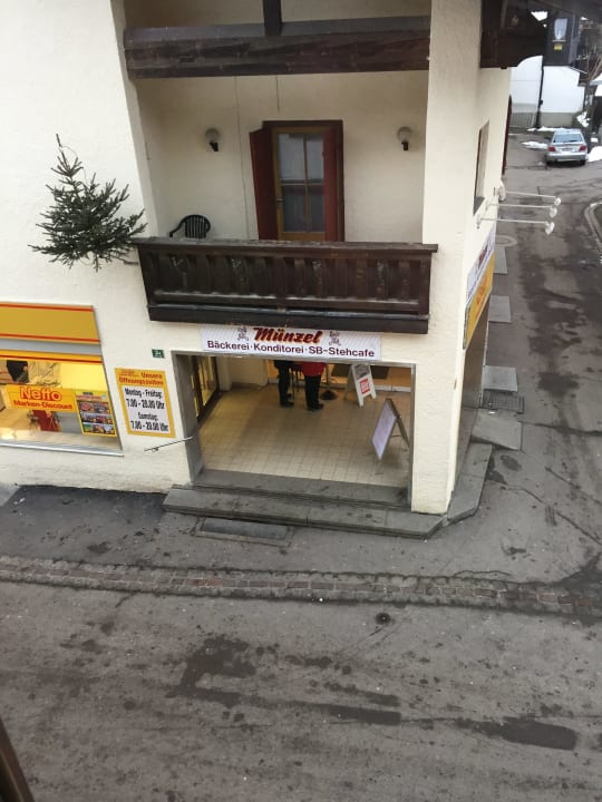 Bäckerei gegenüber Haus Central